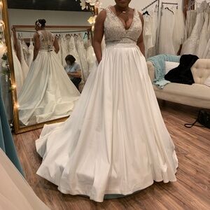 Unworn Madison James Wedding Dress